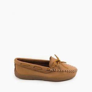 Minnetonka Women’s Moosehide Classic Moccasins